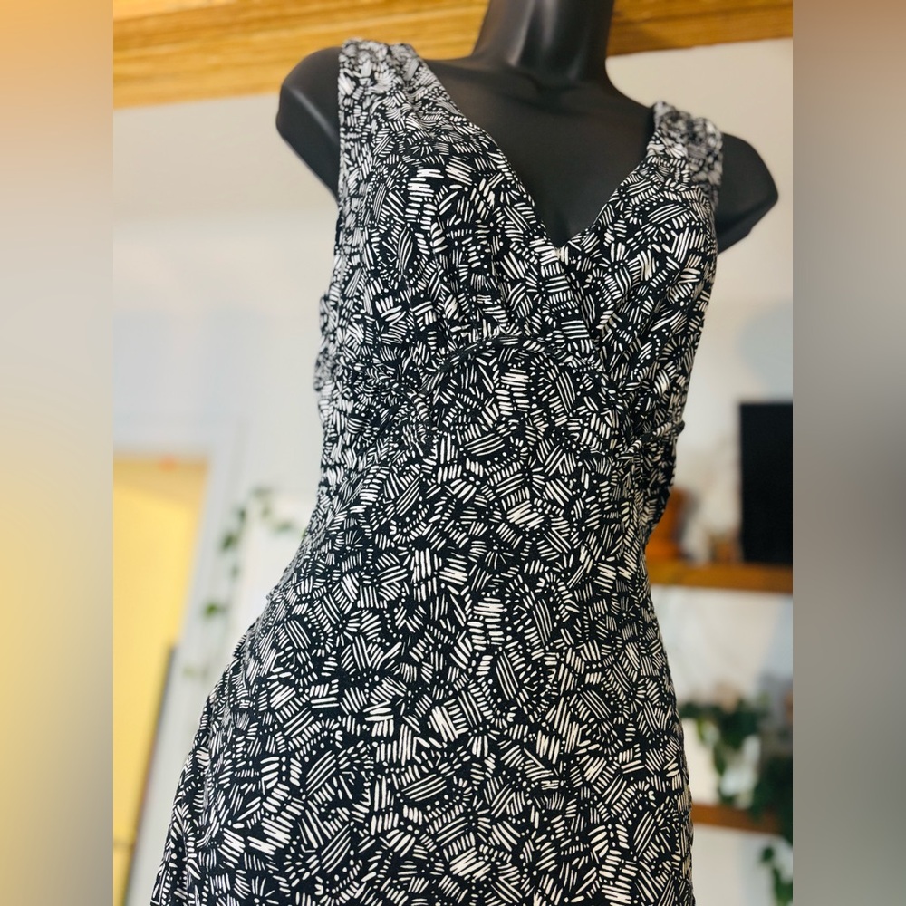 Stork & Babe-Maternity Dress – Size M – Stretchy Wrap Style – Like New - Picture 6 of 11